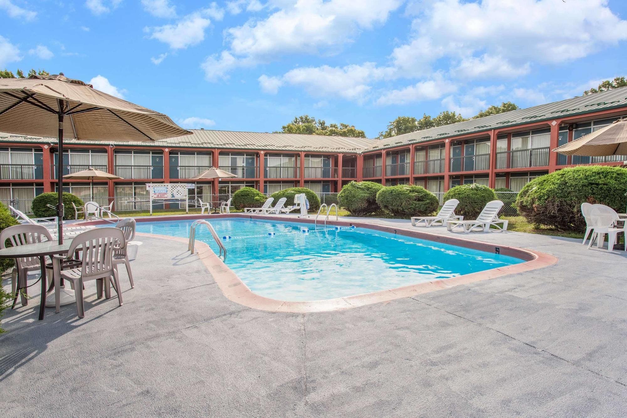 Americas Best Value Inn St. Joseph At I-29 מראה חיצוני תמונה