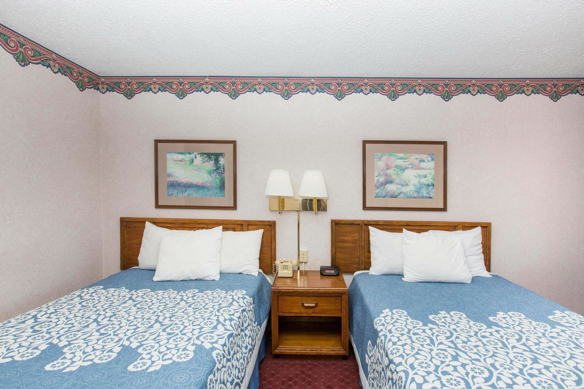 Americas Best Value Inn St. Joseph At I-29 מראה חיצוני תמונה
