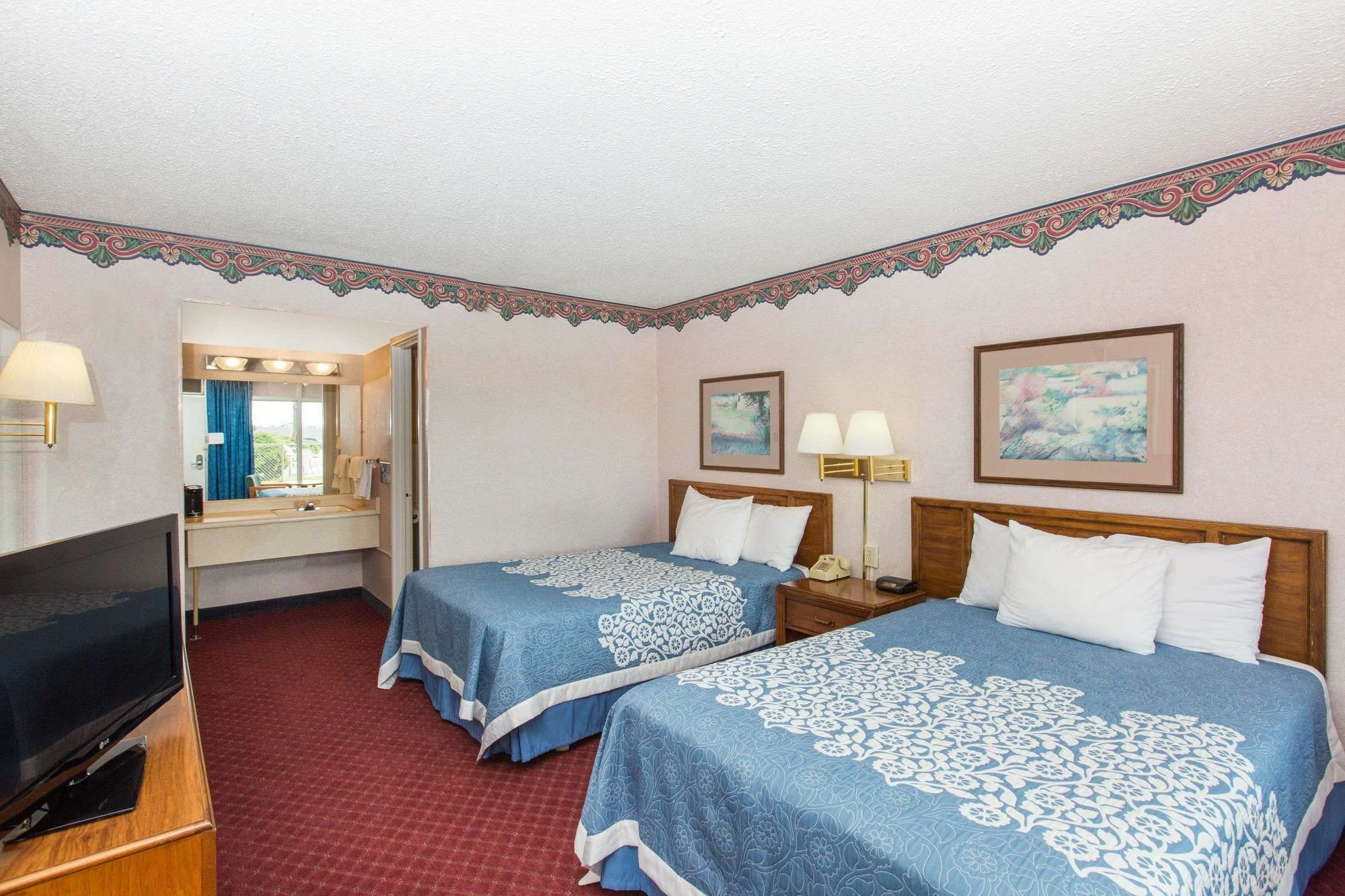 Americas Best Value Inn St. Joseph At I-29 מראה חיצוני תמונה