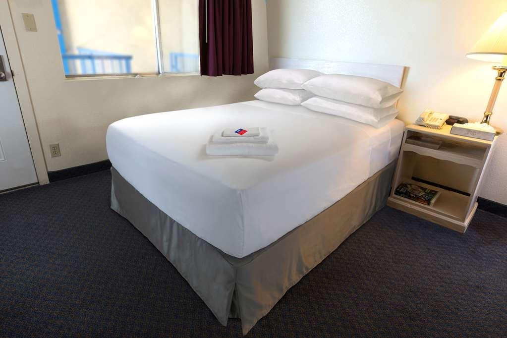 Americas Best Value Inn St. Joseph At I-29 מראה חיצוני תמונה